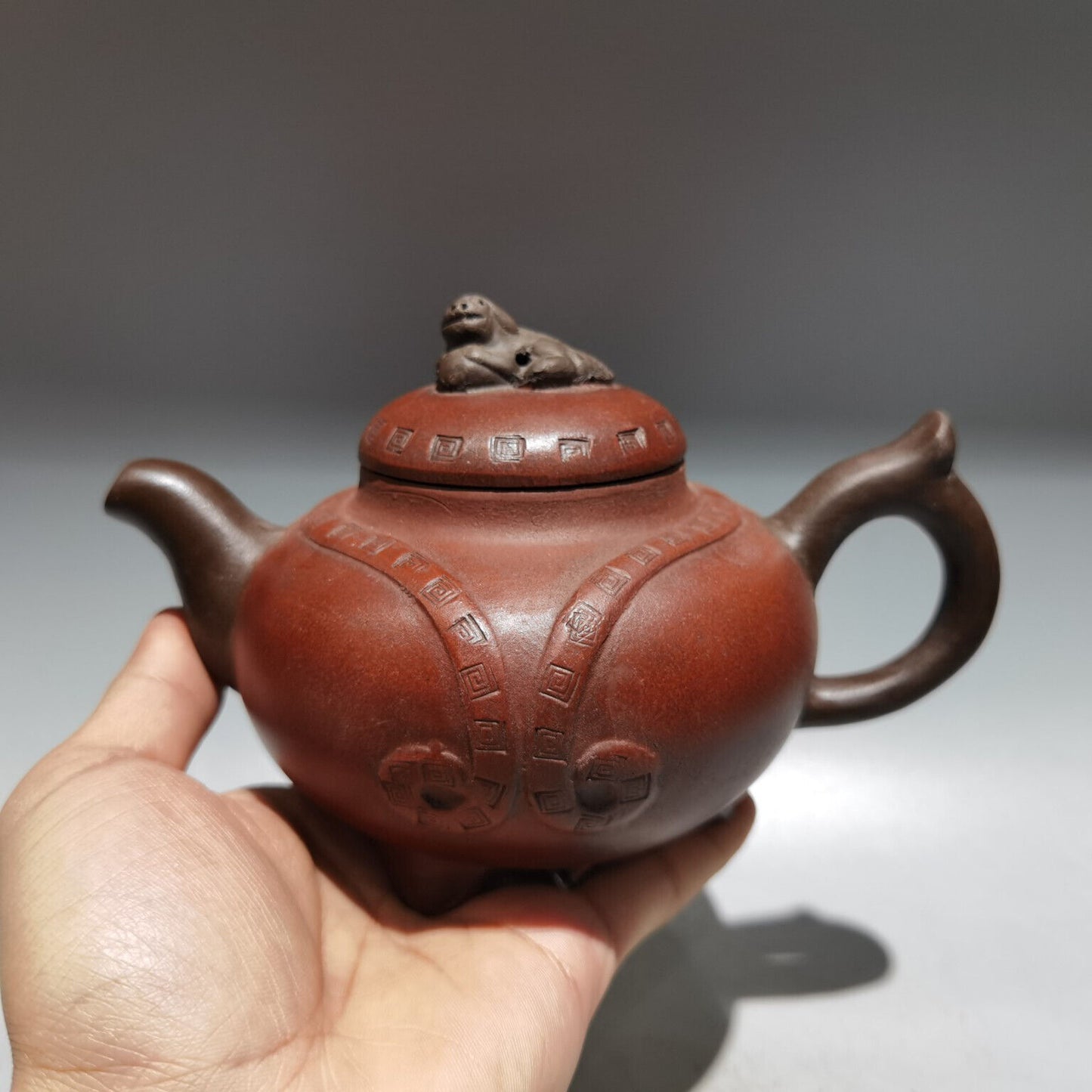 Chinese Yixing Zisha Clay Handmade Exquisite Teapot（狮尊三足壶 底款：时大彬）