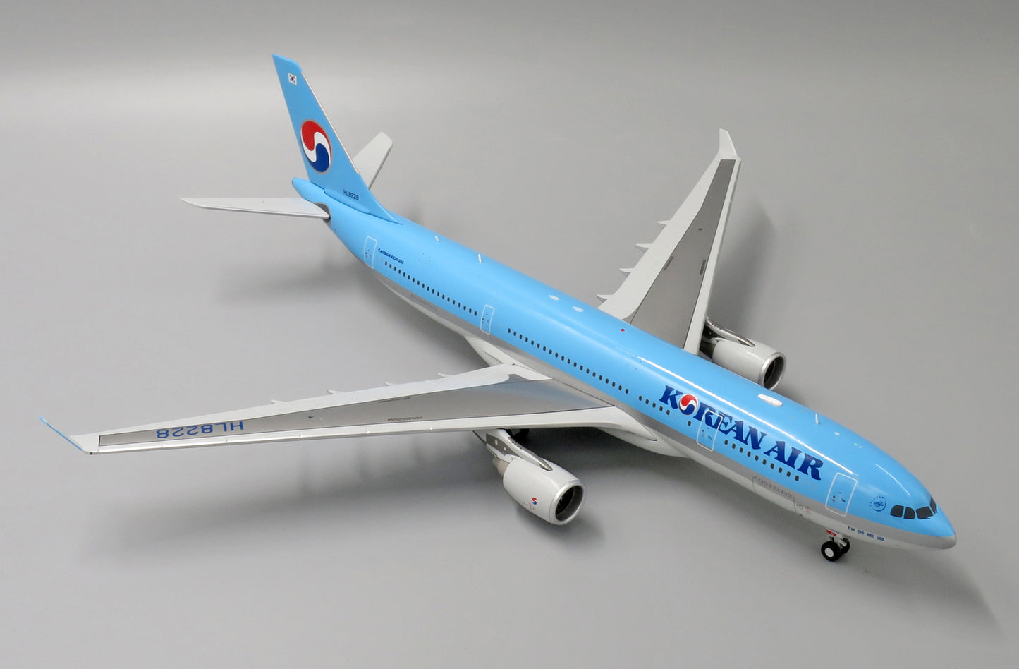 1:200 JC Wings Korean Air Airbus A330-200 Diecast Airplane Aircraft Model