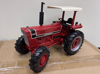 1:16 ERTL CASE 1066 Tractor Farm Vehicle Agricultural Machinery Diecast Model
