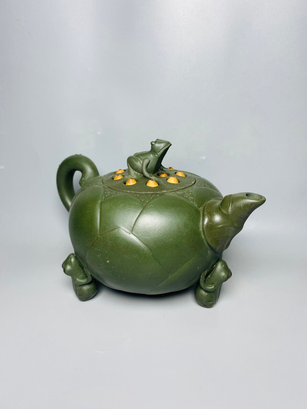 Chinese Yixing Zisha Clay Handmade Exquisite Teapot（ 莲子青蛙壶 底款：蒋蓉）