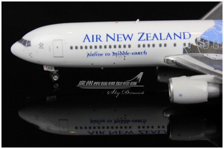 1:400 Phoenix AIR NEW ZEALAND BOEING 767-300 Passenger Airplane Diecast Model