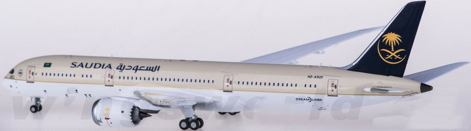 1:400 NG Model Saudia BOEING 787-9 Passenger Airplane Diecast Aircraft Model
