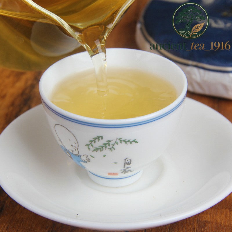 200g 2022 Yunnan Tea Cake Raw Tea Ancient Tree Pu'er Tea