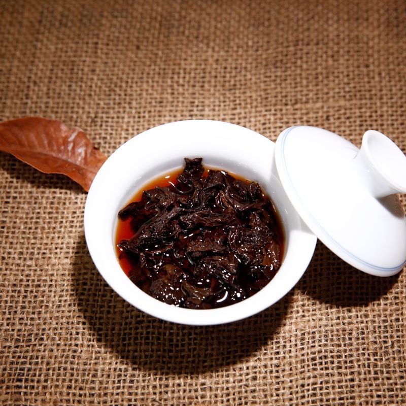 330G Yunnan ancient tree aged Pu'er tea raw tea cake -