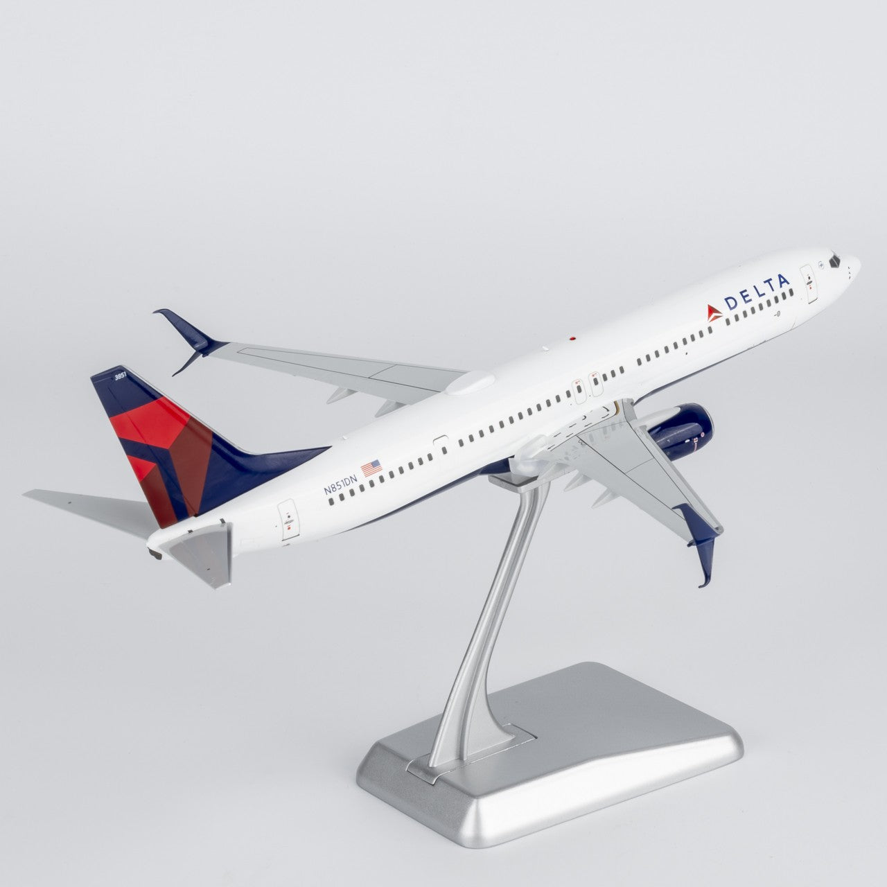 1:200 NGmodels Delta Air Lines Boeing 737-900ER Passenger Diecast Airplane Model