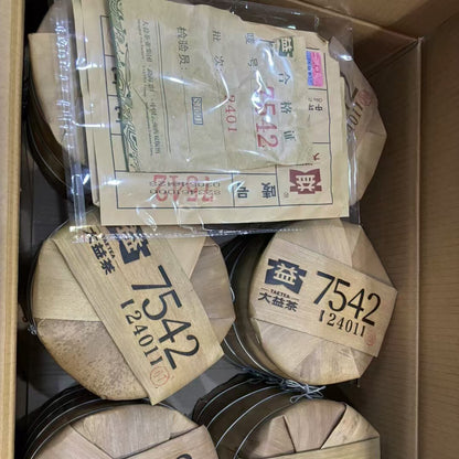 TAETEA Qi Zi Bing Cha Dayi Puer Tea 7542 Pu-erh Tea 2024 357g Raw