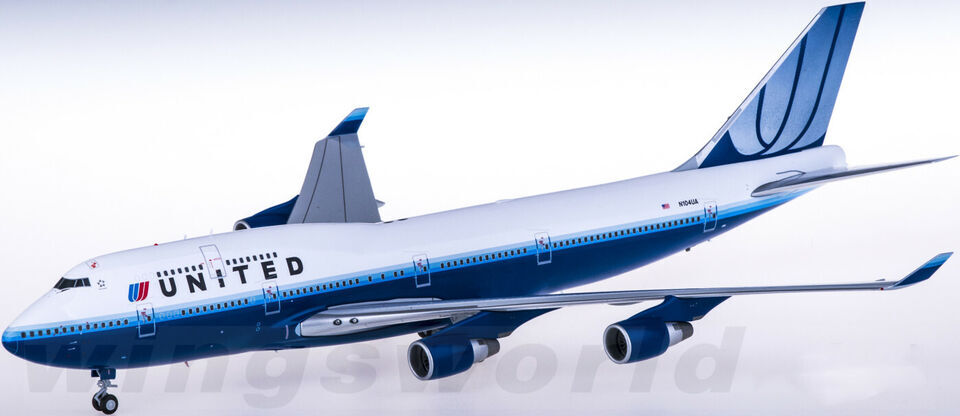 1:200 35CM JC Wings UNITED BOEING 747-400 Passenger Airplane Diecast Plane Model