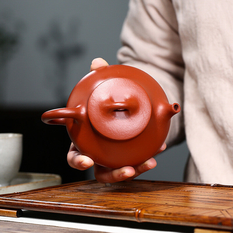 China Yixing Zisha Pottery Clovershrub Clay Handmade 200cc Tripodia Teapot
