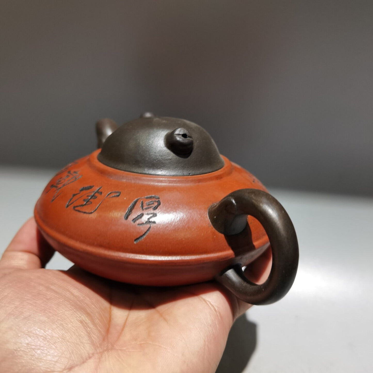 Chinese Yixing Zisha Clay Handmade Exquisite Teapot （厚德载福 低款：周桂珍)