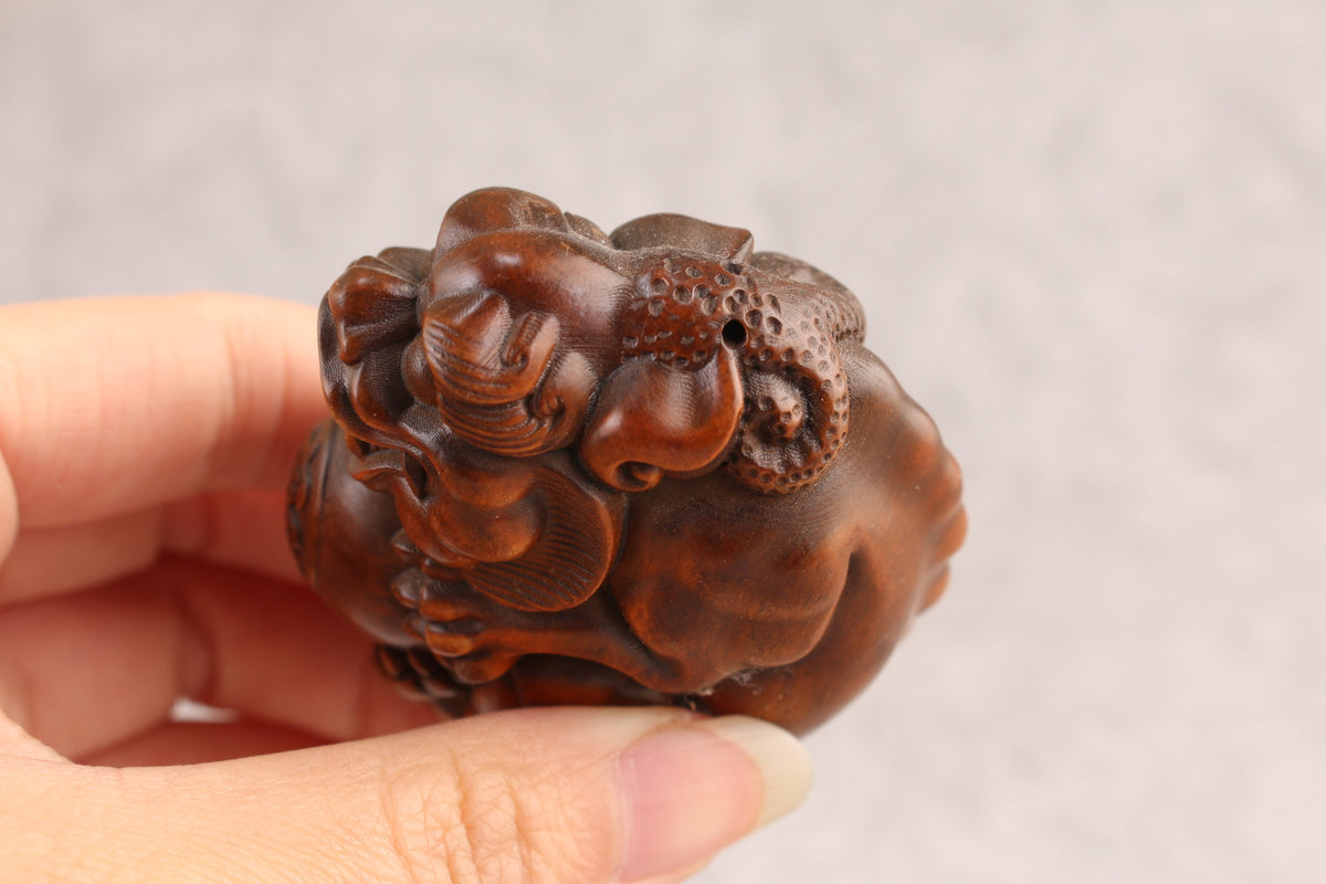 Japanese Fortune Boxwood Dragon Figure Statue Netsuke Collectable Hand Piece