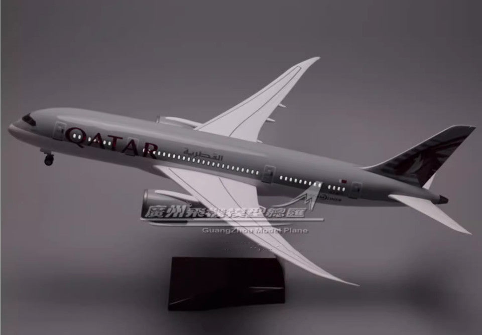1:130 43CM QATAR BOEING 787 Passenger Plane Led Sound Light Resin Aircraft Model