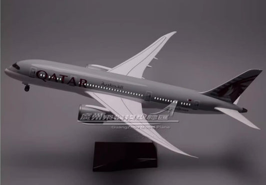 1:130 43CM QATAR BOEING 787 Passenger Plane Led Sound Light Resin Aircraft Model