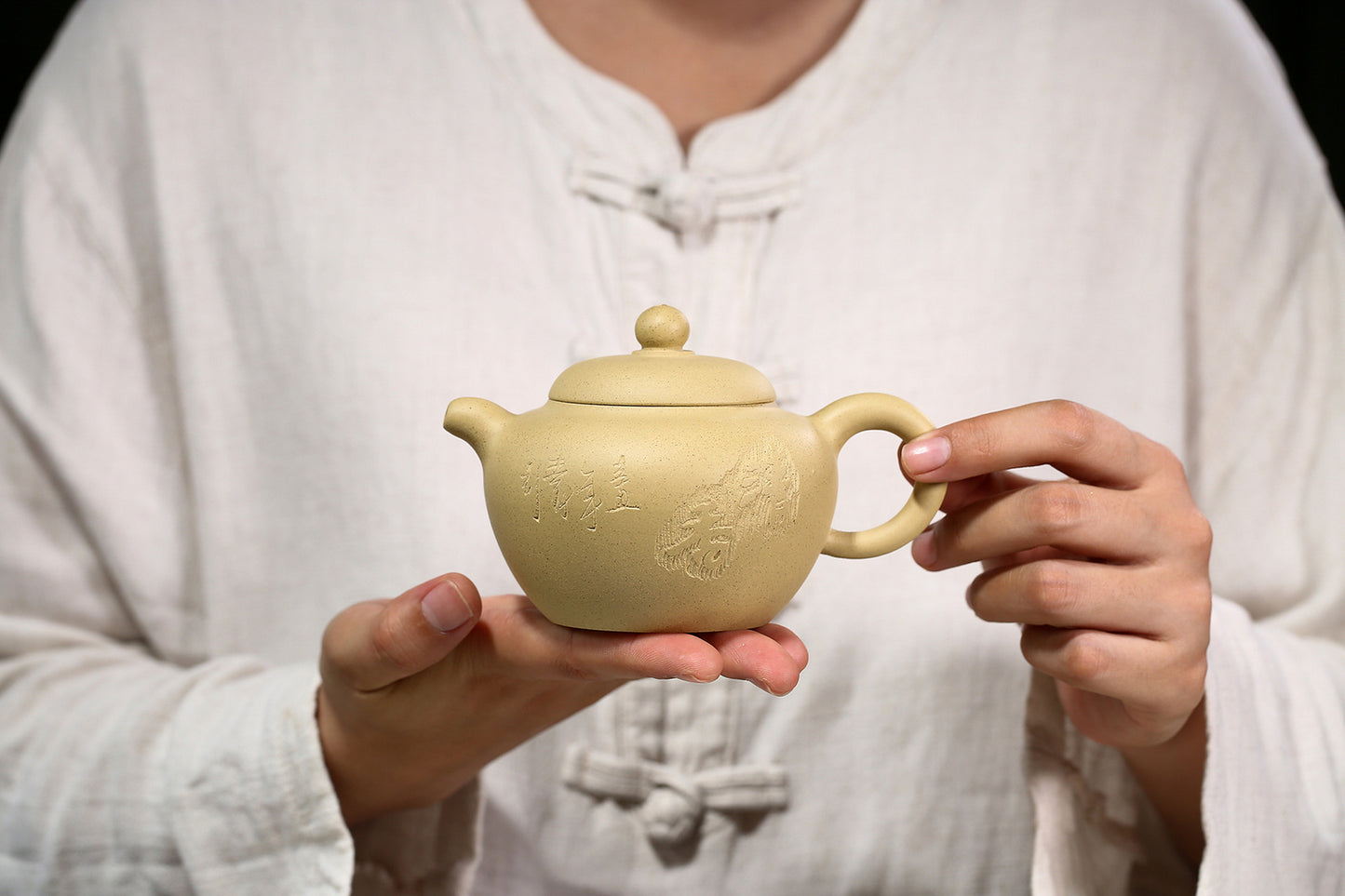 China Yixing Zisha Pottery Green Clay Handmade 250cc Mesh Teapot 华韵