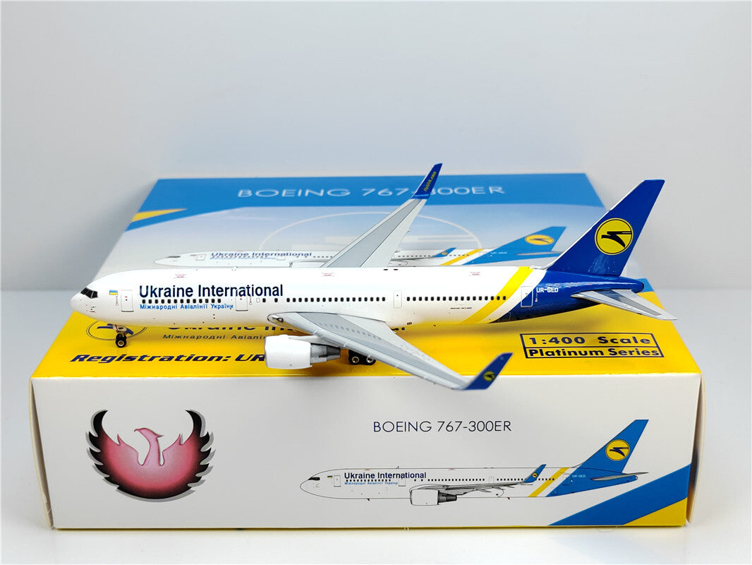 1:400 Phoenix Ukraine International B767-300ER Airplane Diecast Aircraft Model