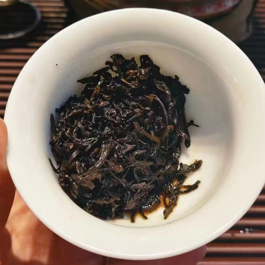357g Yunnan Old Pu'er Ripe Tea Cake 2004 Yiwu Panda Aged Cooked Puerh Cake Tea