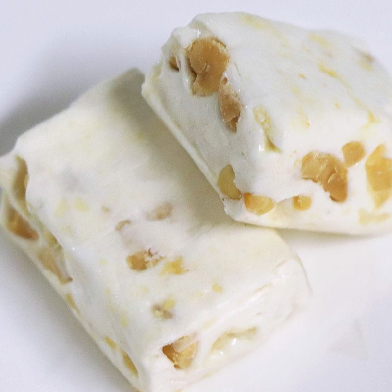 经典花生牛轧糖老式牛扎糖休闲零食 Classic Peanut Nougat Old Fashioned Nougat Casual Snack