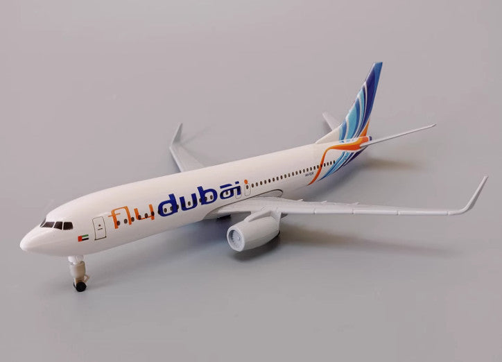 20CM Flydubai BOEING 737-800 Passenger Aircraft Plane Diecast Airplane Model