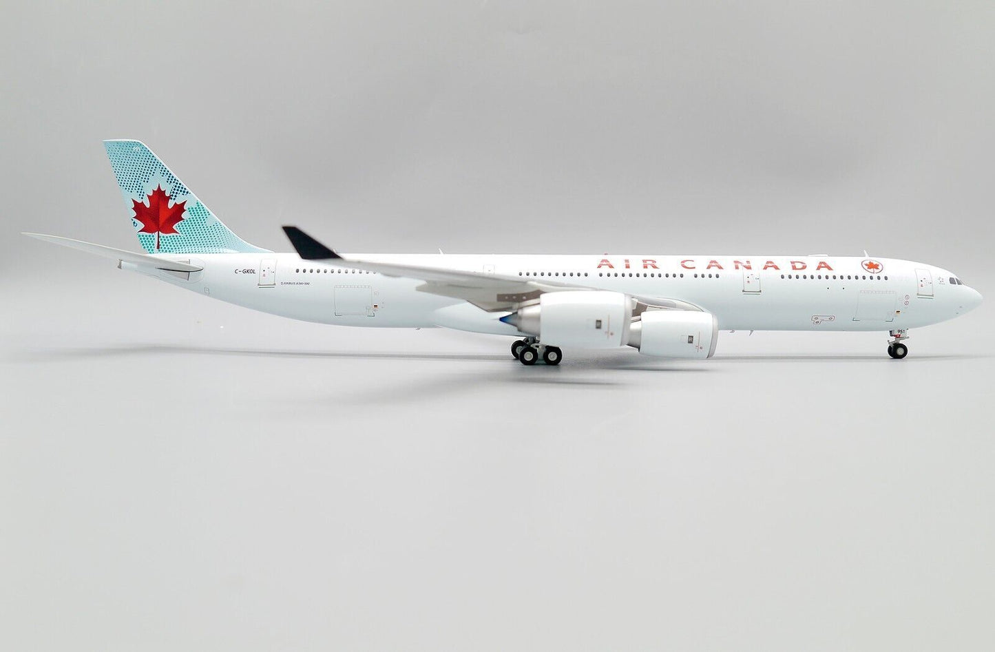 1:200 34CM JC WINGS Air Canada AIRBUS A340-500 Airplane Diecast Aircraft Model