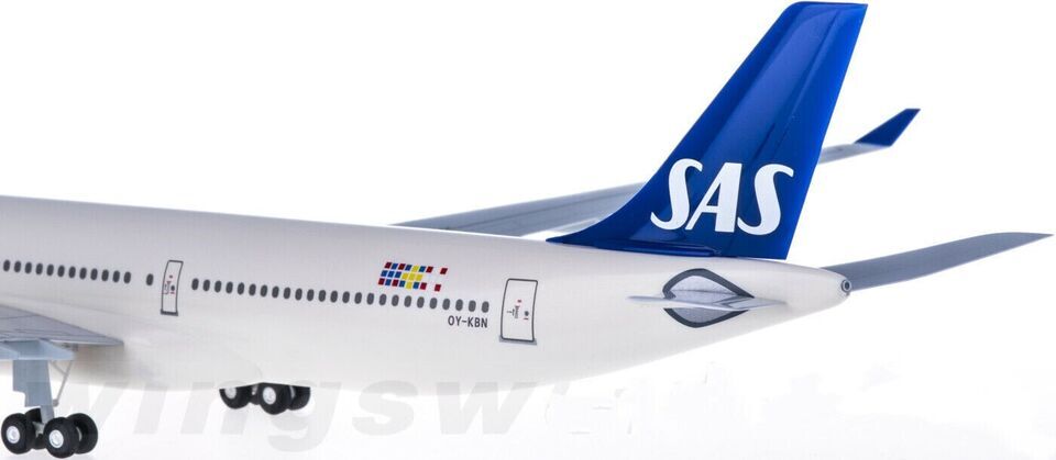 1:200 32CM Hogan SAS Scandinavian AIRBUS A330-300 Aircraft ABS Plastic Model