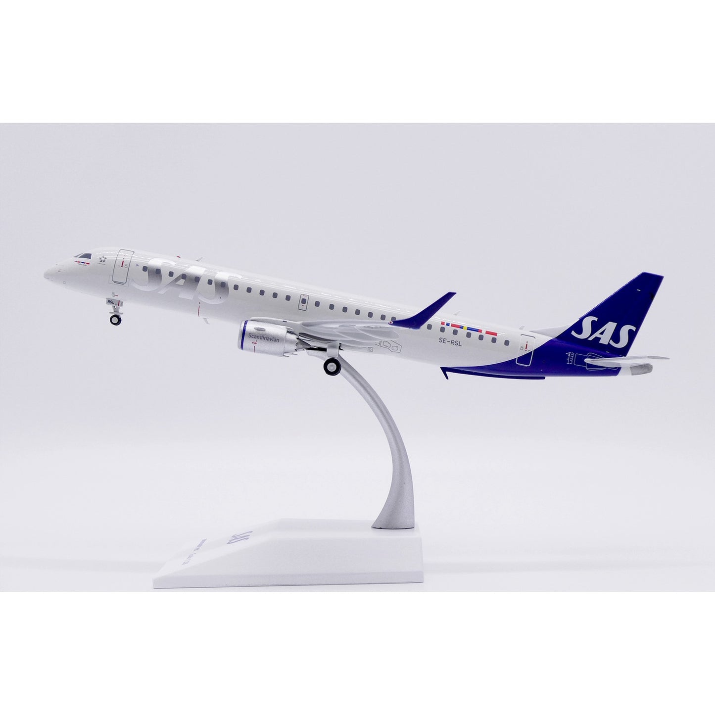 1:200 JC Wings SAS Embraer ERJ-195LR SE-RSL Airplane Diecast Aircraft Model