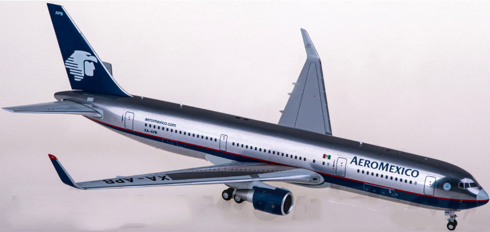 1:200 28CM JC Wings Aeroméxico BOEING 767-300ER PassengerAirplane Diecast Model