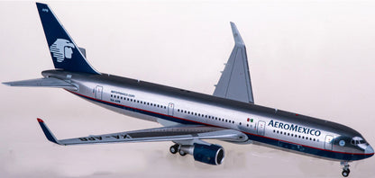 1:200 28CM JC Wings Aeroméxico BOEING 767-300ER PassengerAirplane Diecast Model