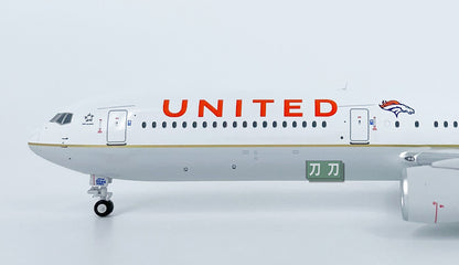 1:400 Panda UNITED BOEING 767-400 Passenger Airplane Diecast Aircraft Model