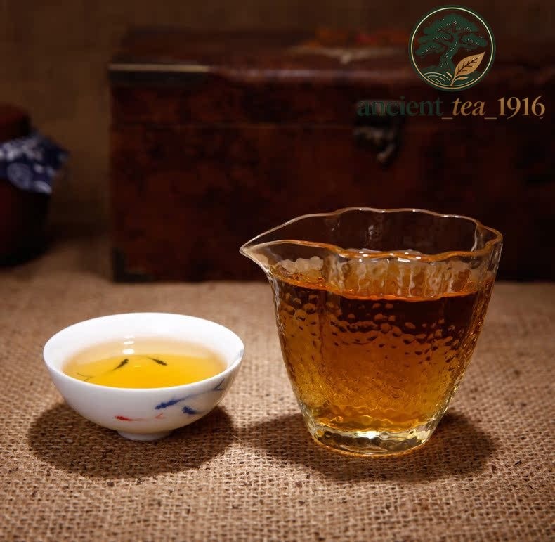 2pc*357g Laobanzhang Raw and Ripe Tea Cakes Yunnan Pu'er Tea Two Tea Cakes