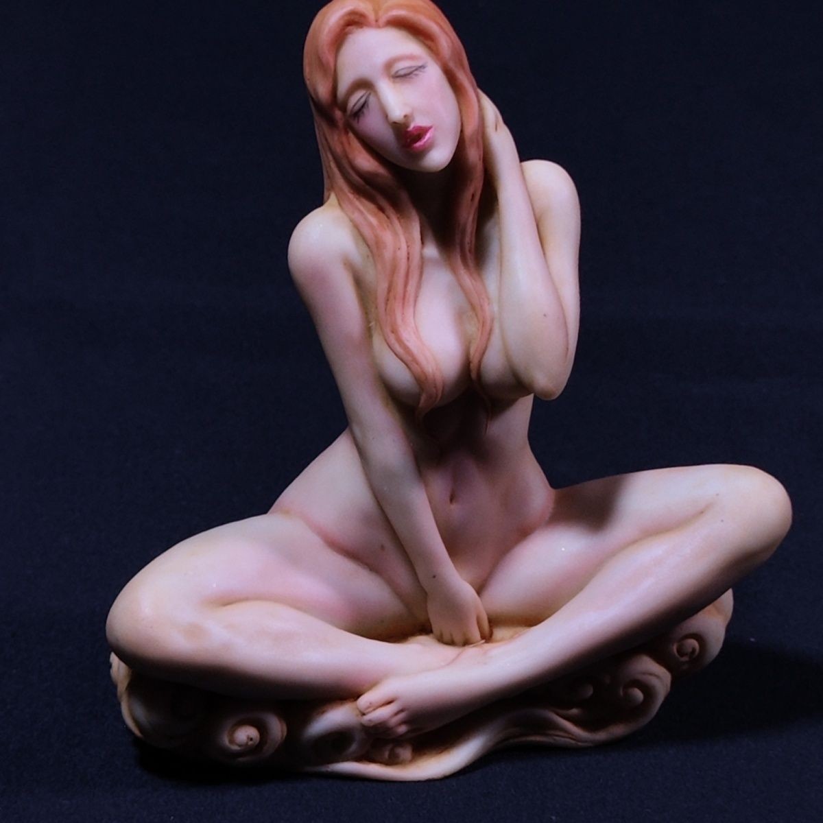 Original "Clouds" Beauty Sculpture Resin Art Ornament High-Grade Handicraft
