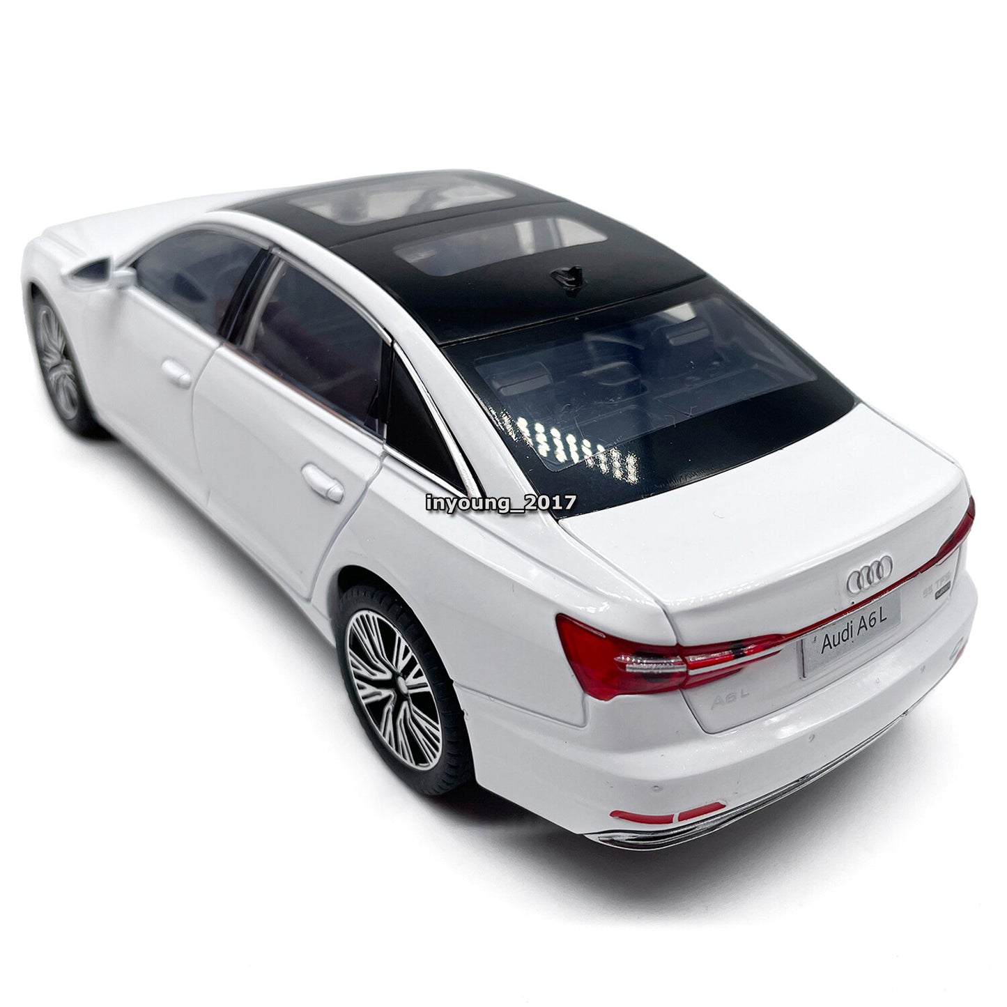 1/24 Scale 2022 Audi A6L Model Car Metal Diecast Toy Vehicle Light Sound White