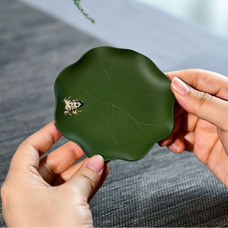 9.5cm Yixing Purple Clay Handcarved Frog Lotus Leaf Coaster Tea Pet Decoration