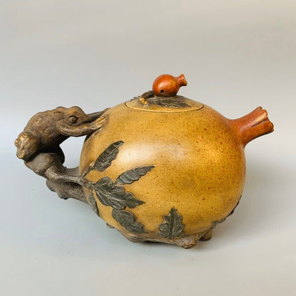 Chinese Yixing Zisha Clay Handmade Exquisite Teapot （青蛙石榴壶 底款：蒋蓉）