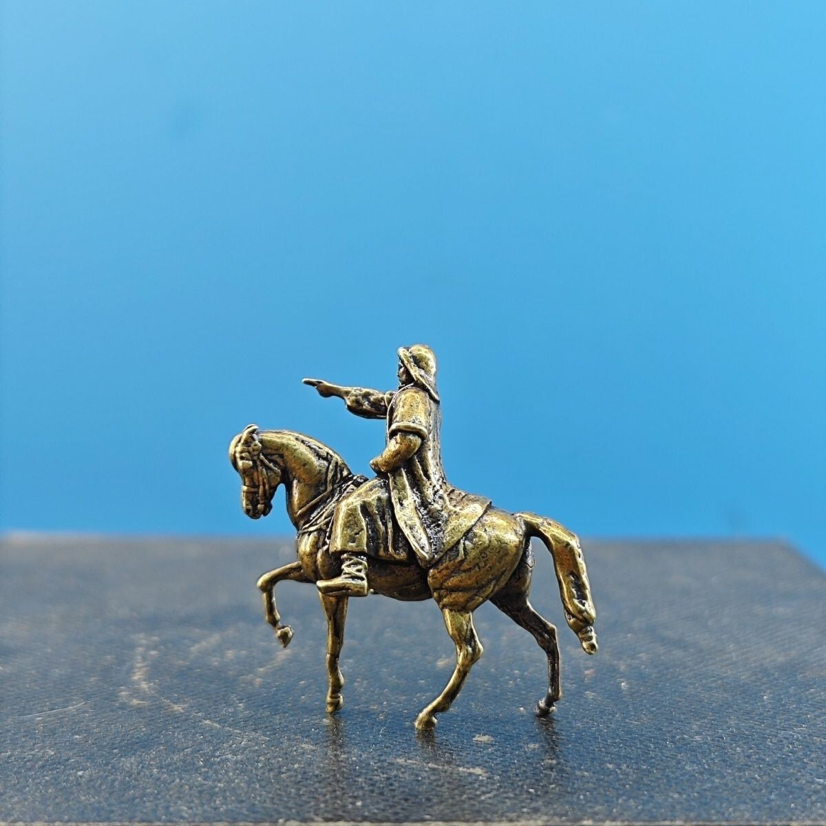 1.1 inch Solid Brass Vintage Genghis Khan Small Statue Rockery Bonsai Ornaments
