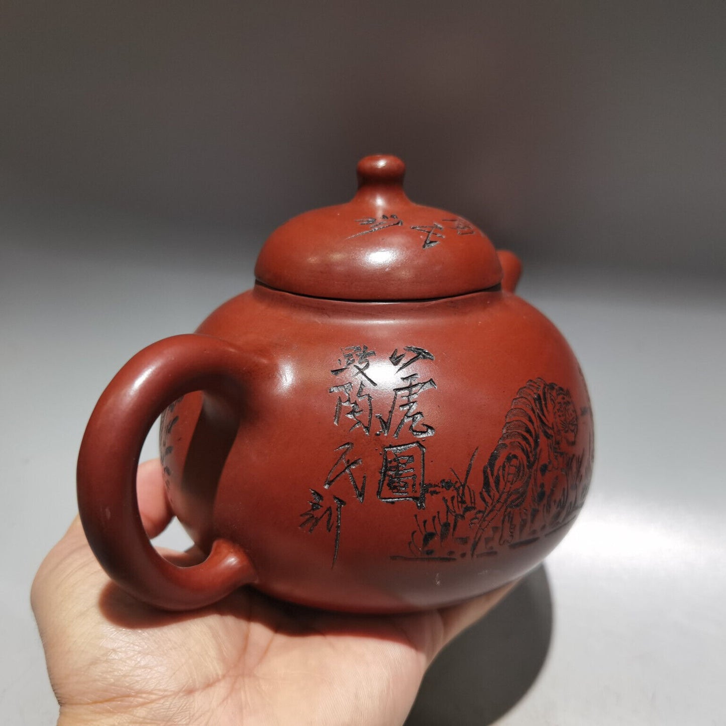 Chinese Yixing Zisha Clay Handmade Exquisite Teapot（八虎壶 底款：金鼎商标）