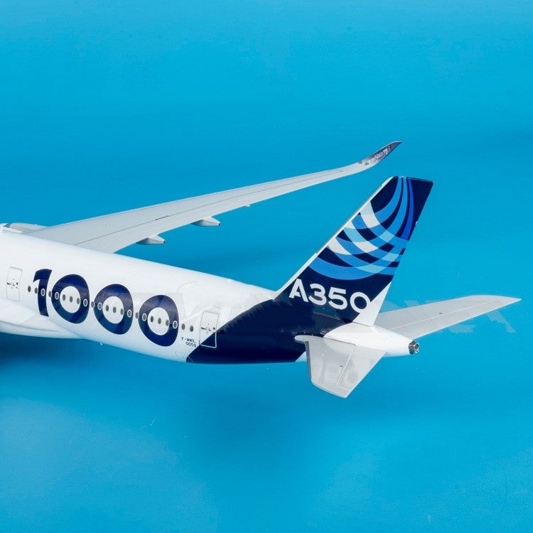 1:200 37CM JC Wings Airbus A350-1000XWB Passenger Plane Diecast Aircraft Model