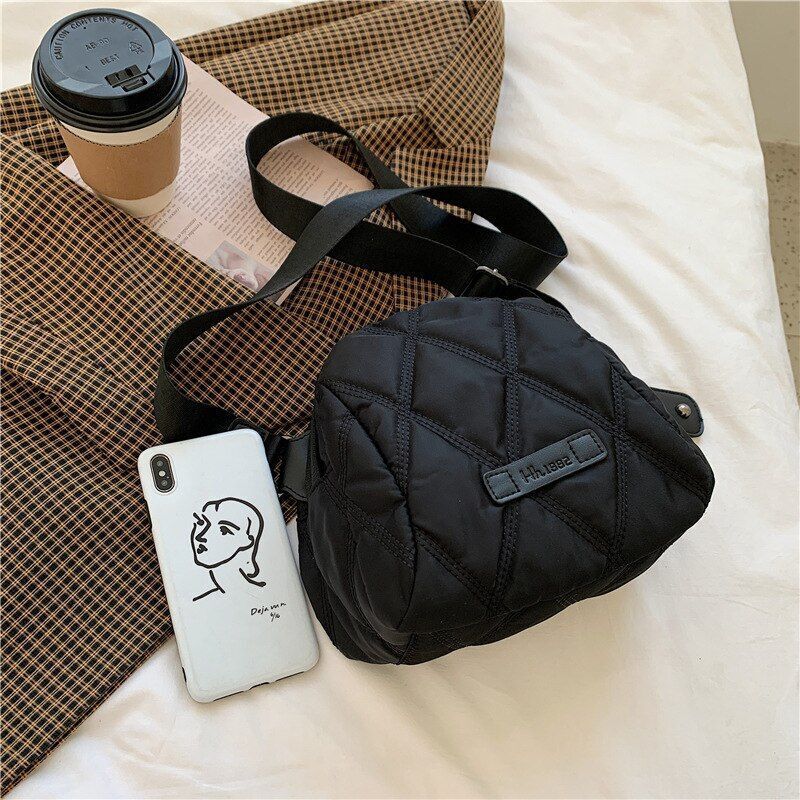 Women Nylon Quilted Roomy Black Handbag Lady Cute Autumn And Winter Trends Smart