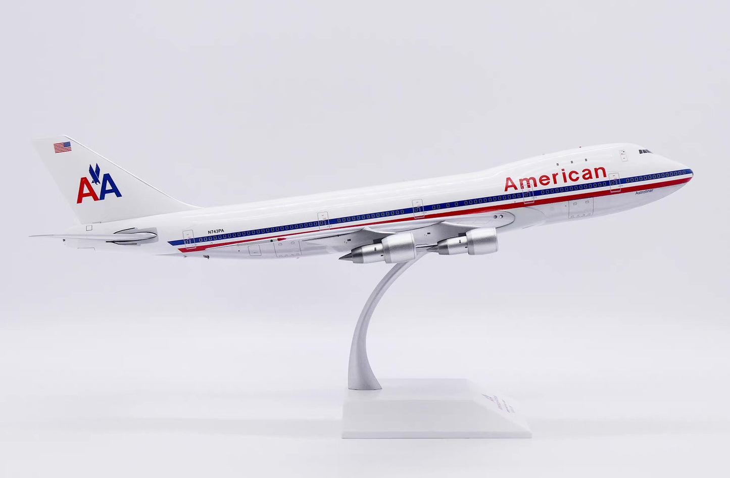 1:200 JC Wings American Airlines Boeing 747-100 Passenger Airplane Diecast Model