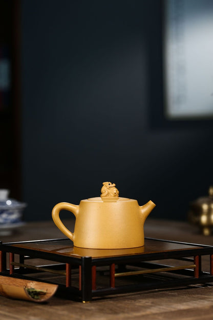 5"Chinese Yixing Zisha Pottery Gold Section Clay 220ML Auspicious Beast Teapot