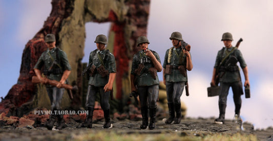 1/72 German Marching Group 5 Soldier Finished Model