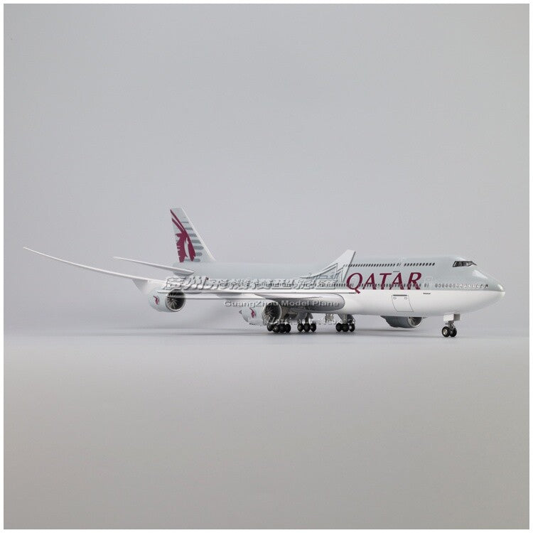 1:160 47CM QATAR BOEING 747-8 Airplane Landing Gear Resin Plane Aircraft Model