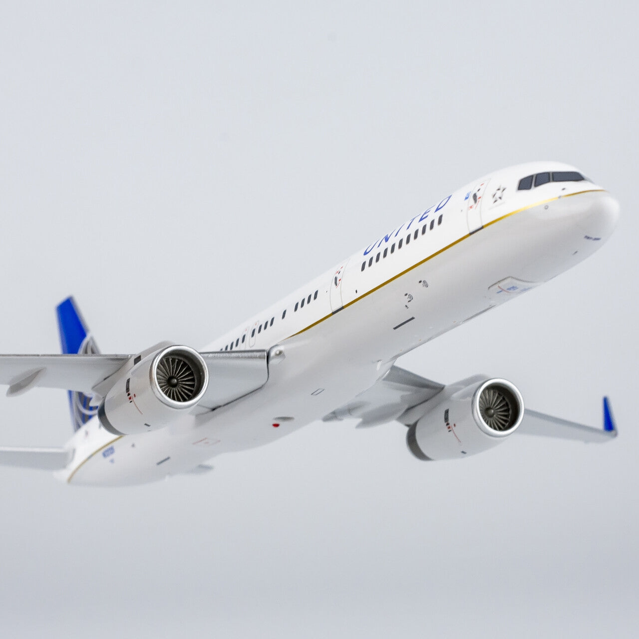 1:200 NG Models United Airlines Boeing 757-200/W N12125 Diecast Aircraft Model