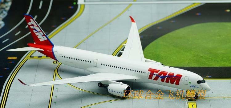 1:200 33CM JC WINGS TAM AIRBUS A350-900 Passenger Airplane Diecast Plane Model