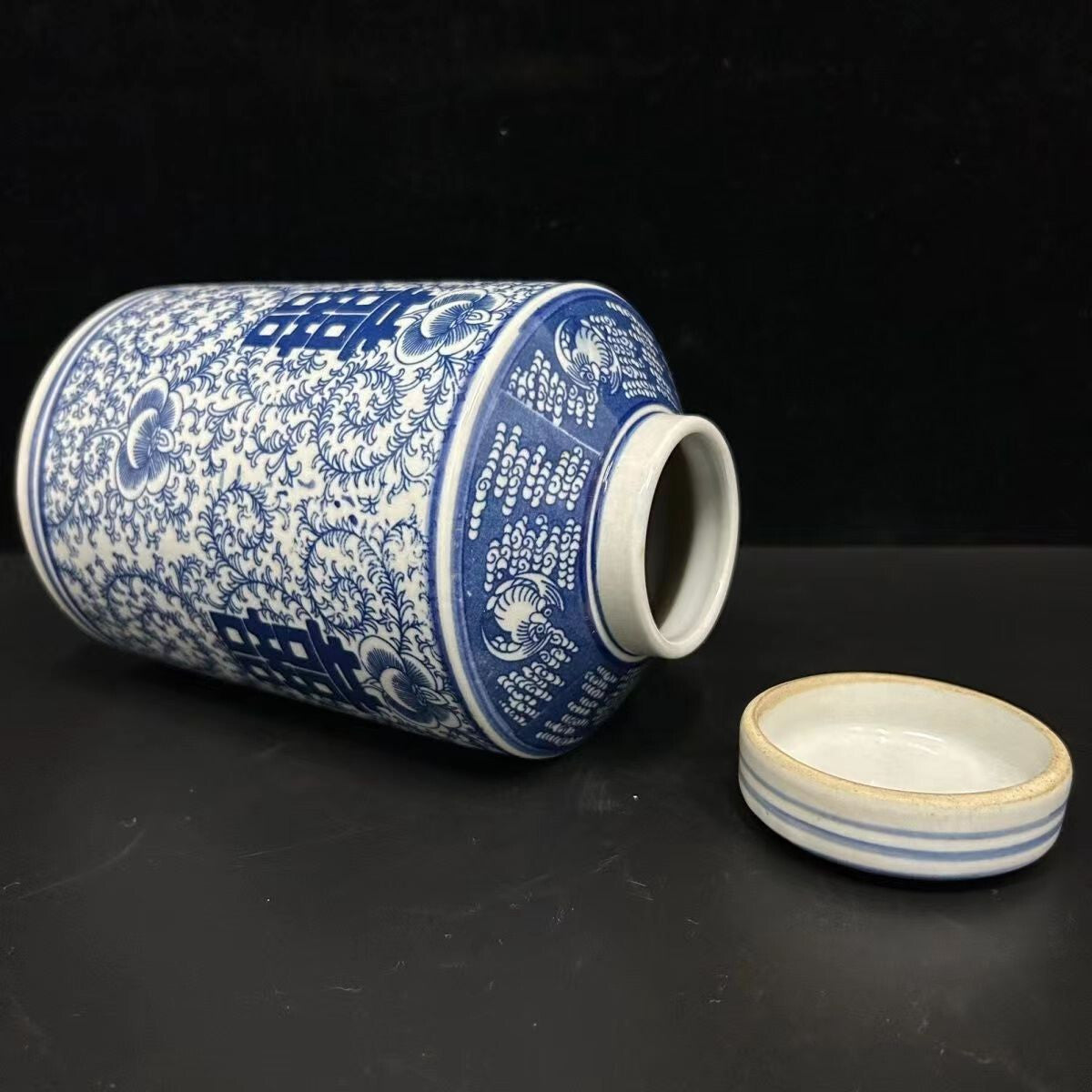 Exquisite Chinese porcelain Blue and white porcelain " 囍" pattern pot and jar