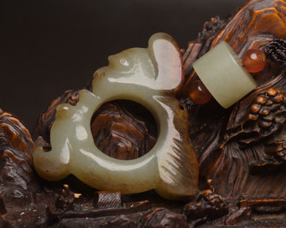 Chinese Natural Hetian Jade Hand Carved Nice Statue Unique Pendant Gift Jewelry