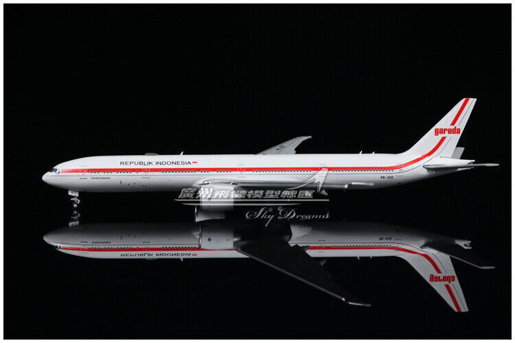 1:400 JC Wings Garuda INDONESIA BOEING 777-300ER Plane Flap Down Diecast Model