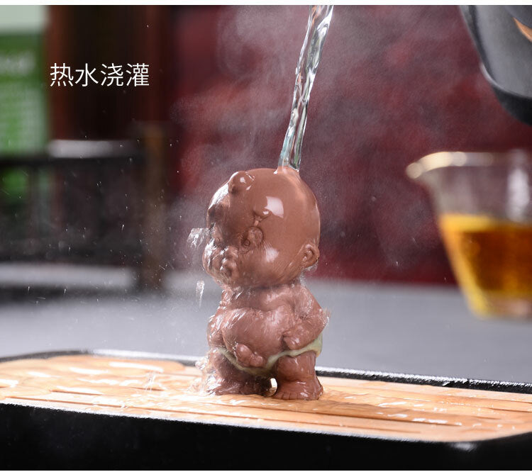 Small Pet Lovely Pee Doll Water Spray Boy Statue Small Home Decoration Tea Pet