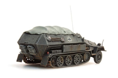 ARTITEC WWII GERMAN Sd.Kfz. 251/8B with tarpaulin gray 1/87 FINISHED MODEL TANK