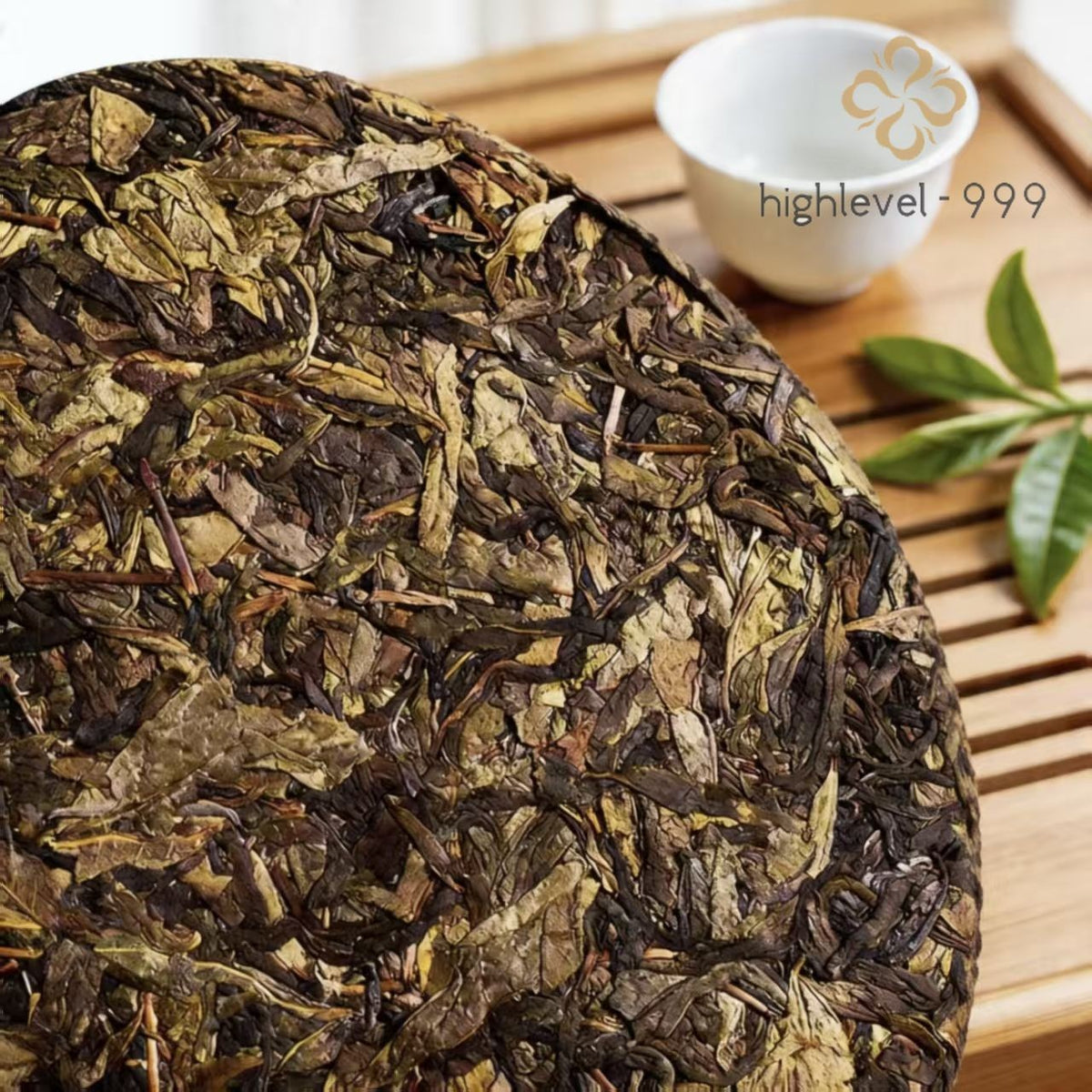 357G Yunnan Pu'er Tea Raw Pu'er Xueyunsheng Tea Cake Golden Leaf -