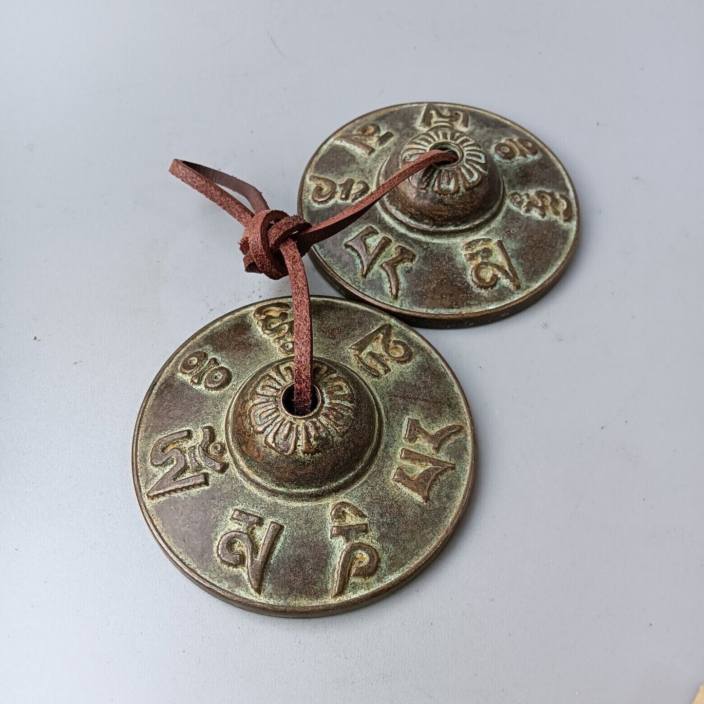 Laotong's Om mani padme hum rings the bell