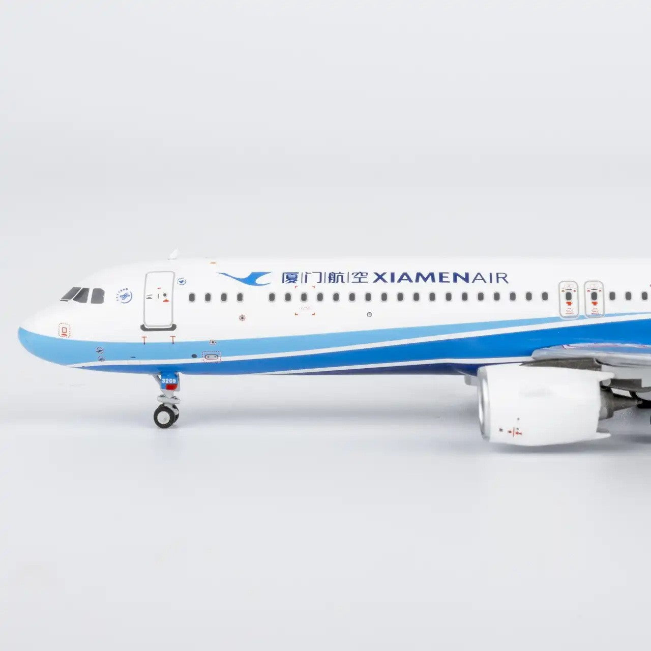 1:400 NGmodels XiamenAir Airbus A321neo Passenger Airplane Diecast Plane Model